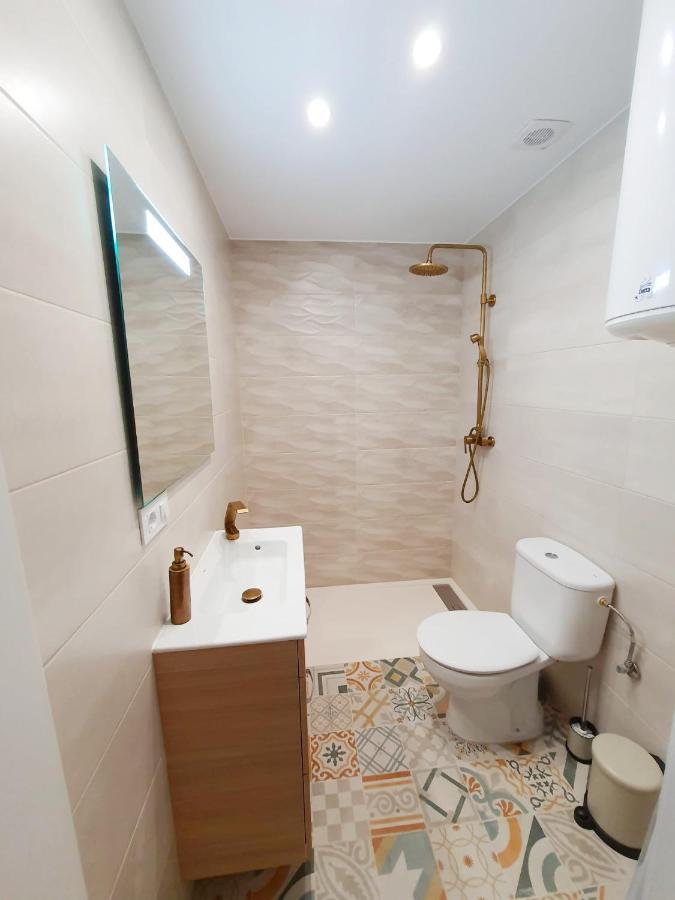 Spiral Stairs Duplex Apartment Figueres  Bagian luar foto