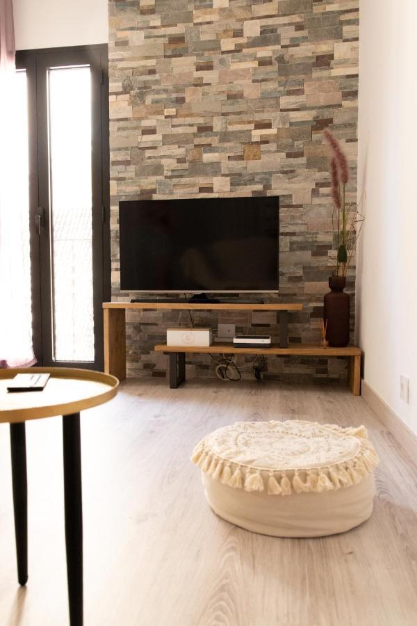 Spiral Stairs Duplex Apartment Figueres  Bagian luar foto