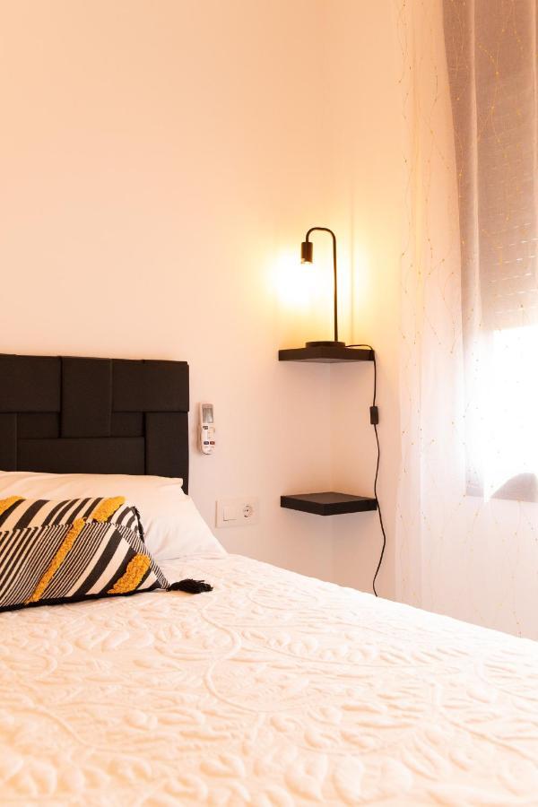 Spiral Stairs Duplex Apartment Figueres  Bagian luar foto