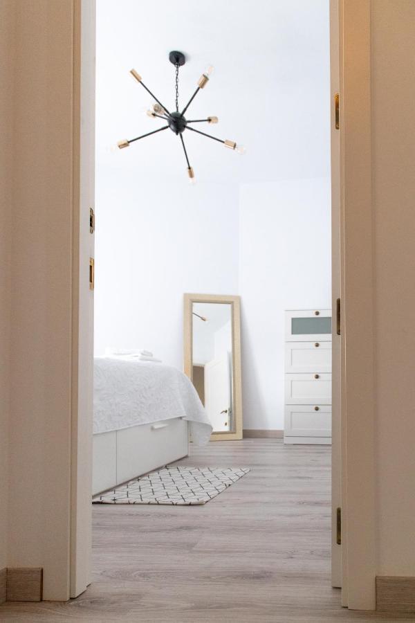 Spiral Stairs Duplex Apartment Figueres  Bagian luar foto